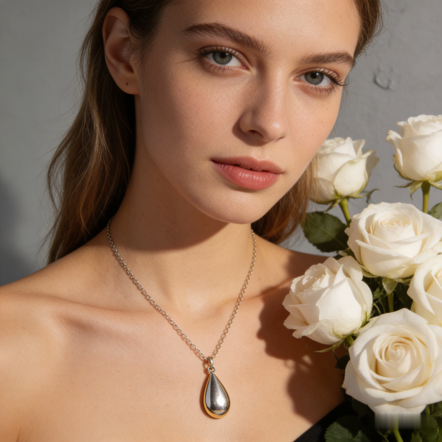 ☯️ "Two-Tone Teardrop Pendant Necklace" – Split Design | Silver & Gold Plated | Modern & Balanced Style 🤍