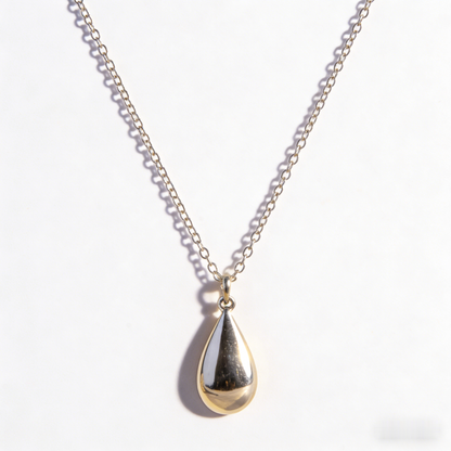 ☯️ "Two-Tone Teardrop Pendant Necklace" – Split Design | Silver & Gold Plated | Modern & Balanced Style 🤍