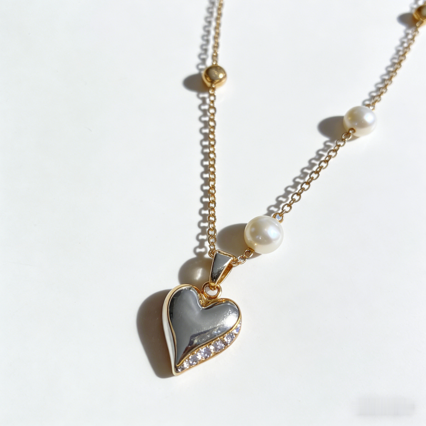 🌸 "Pearl Chain with Heart Pendant" – Lustrous Pearls & Gold Beads | Gold Heart with Stone Accent | Feminine Charm 🎀